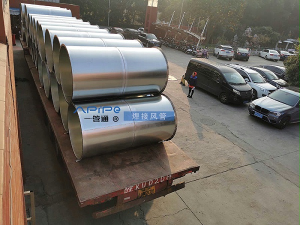 焊接风管发往浙江桐乡，用于环保工程上使用